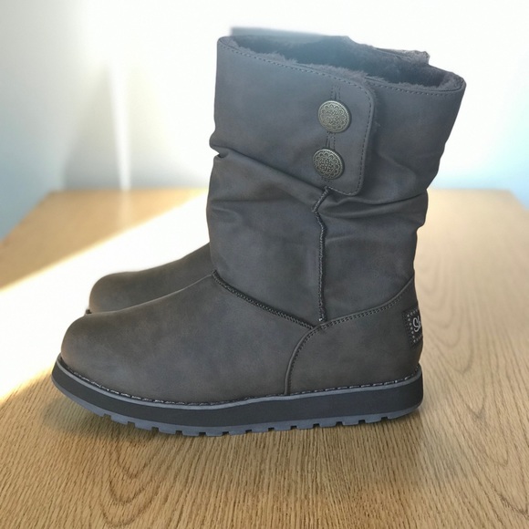 sketchers women winter boots